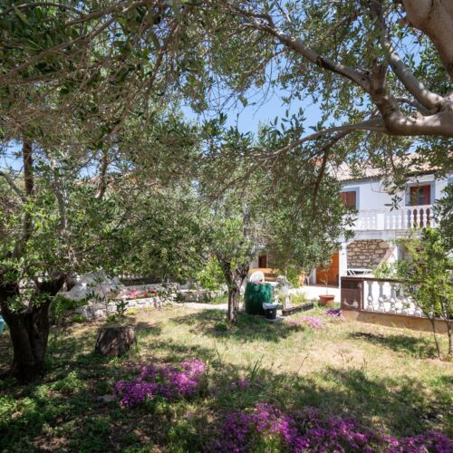 1-Room Air Conditioned Balcony Apartment for 4 Persons A-21327-a