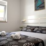Apartman s klimatizací s terasou pro 3 os. s 1 ložnicí A-21491-e