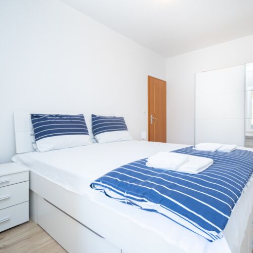 Pogled na more Klimatiziran apartman za 6 osoba(e) sa 3 spavaće(om) sobe(om) A-21662-c