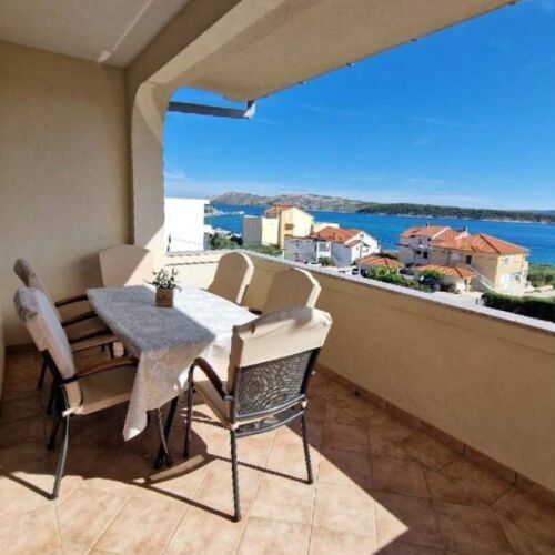 Pogled na more Klimatiziran apartman za 6 osoba(e) sa 3 spavaće(om) sobe(om) A-21809-a