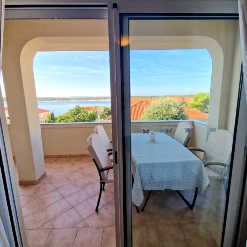 Pogled na more Klimatiziran apartman za 4 osoba(e) sa 2 spavaće(om) sobe(om) A-21809-b