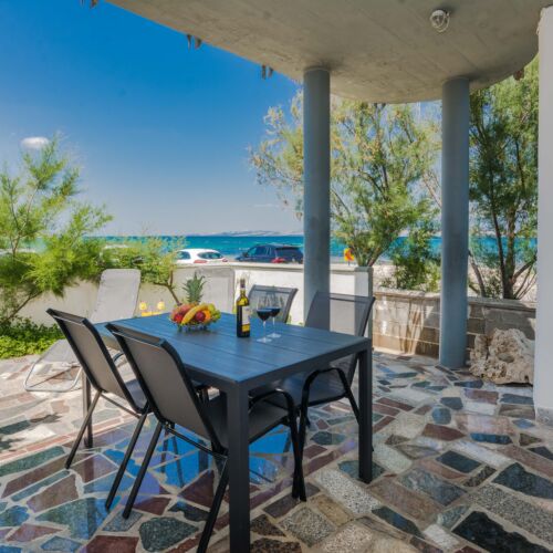 Apartman s klimatizací pro 4 os. s 1 ložnicí s výhledem na moře A-21812-a