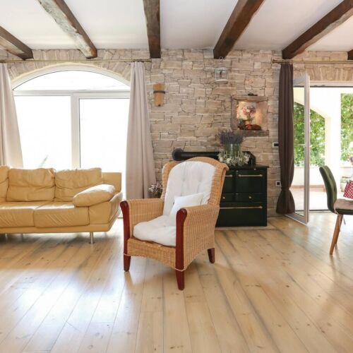 Sea View 4-Room Air Conditioned Apartment for 10 Persons K-21842