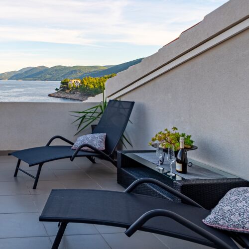 Pogled na more Klimatiziran apartman za 6 osoba(e) sa 3 spavaće(om) sobe(om) K-21988