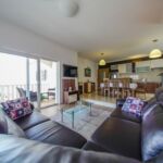 Pogled na more Klimatiziran apartman za 7 osoba(e) sa 3 spavaće(om) sobe(om) A-22161-b