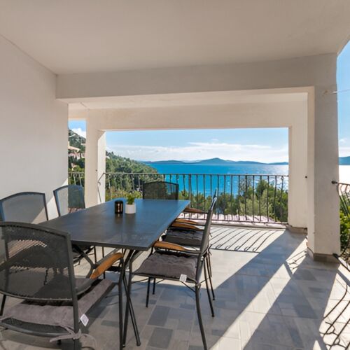 Pogled na more Klimatiziran apartman za 5 osoba(e) sa 2 spavaće(om) sobe(om) A-22187-a