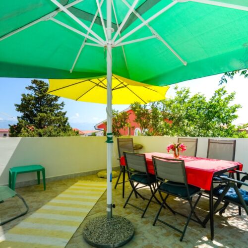 Apartament 6-osobowy z klimatyzacją z widokiem na morze z 3 pomieszczeniami sypialnianymi A-22208-a