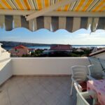 Apartman s klimatizací pro 5 os. se 2 ložnicemi s výhledem na moře A-22217-c