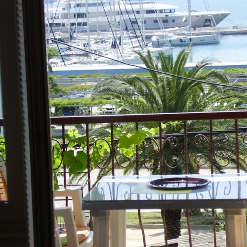 Apartament 4-osobowy z klimatyzacją z widokiem na morze z 1 pomieszczeniem sypialnianym A-22370-a