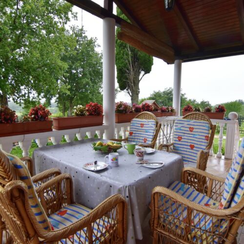 Apartament 6-osobowy z klimatyzacją z tarasem z 2 pomieszczeniami sypialnianymi A-22453-a