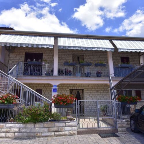 Apartament 4-osobowy z klimatyzacją z tarasem z 1 pomieszczeniem sypialnianym A-22510-a