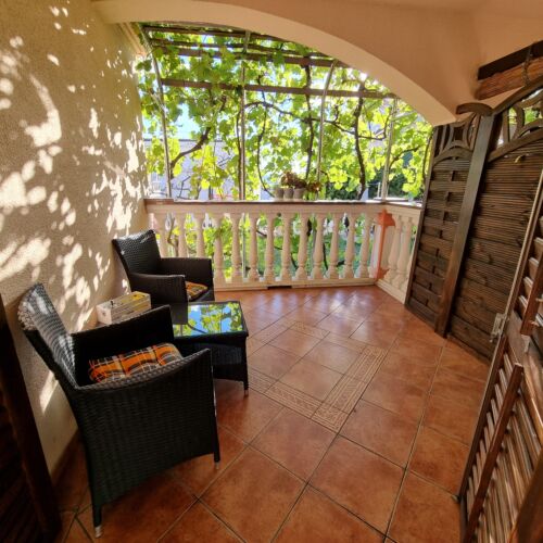 Apartament 4-osobowy z klimatyzacją z tarasem z 1 pomieszczeniem sypialnianym A-22581-a