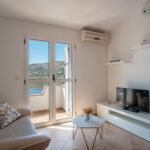 Apartman s balkónem pro 5 os. se 2 ložnicemi s výhledem na moře A-22605-b