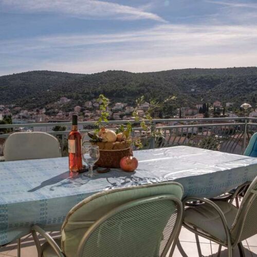 Sea View 4-Room Air Conditioned Apartment for 8 Persons A-22691-b