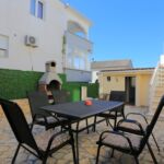 2-Zimmer-Apartment für 5 Personen mit Klimaanlage und Terasse A-22956-b