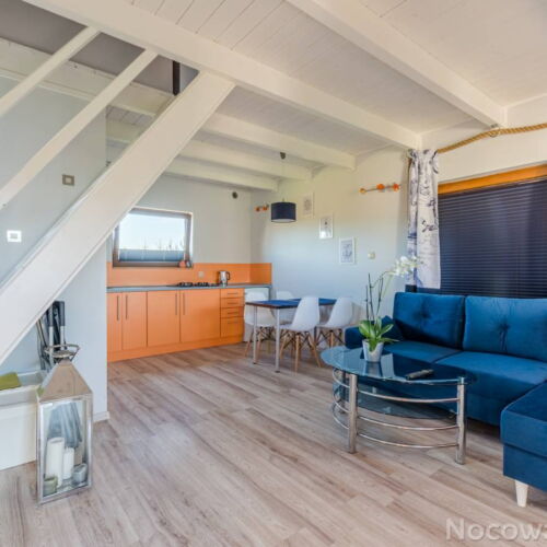 Hütte mit Dusche und Garten