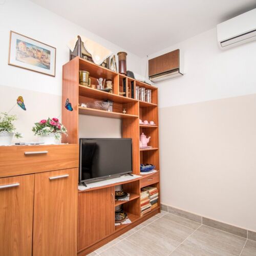 Apartament 4-osobowy z klimatyzacją na parterze z 2 pomieszczeniami sypialnianymi