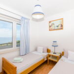 Apartament 3-osobowy na piętrze z widokiem na morze z 2 pomieszczeniami sypialnianymi