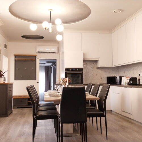 Deluxe 3-Room Family Apartment for 7 Persons