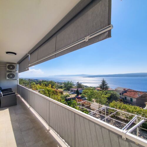 Apartament 8-osobowy z klimatyzacją na piętrze z 3 pomieszczeniami sypialnianymi