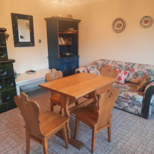 Casă de vacanță familial(ă) întreaga unitate pentru 9 pers. (se inchirieaza doar integral)