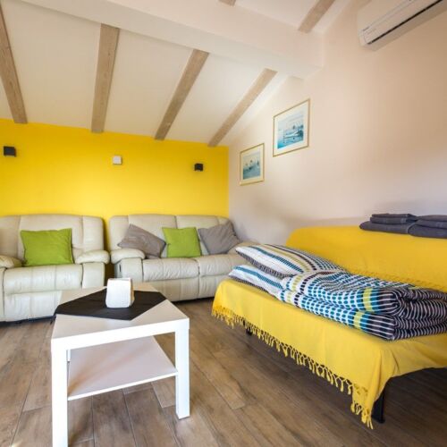 Casă de vacanță cu aer condiționat cu vedere spre mare pentru 9 pers. (se inchirieaza doar integral)