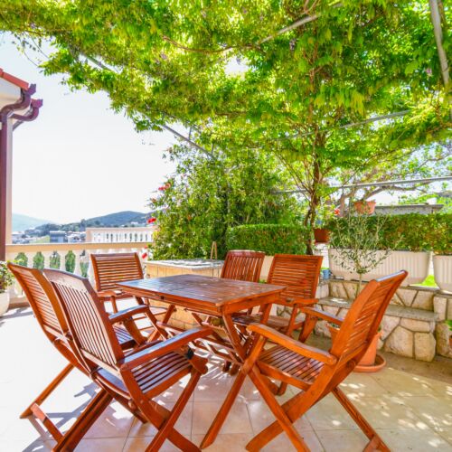 Apartman s klimatizací s manželskou postelí s 1 ložnicí s výhledem na moře A-2013-f