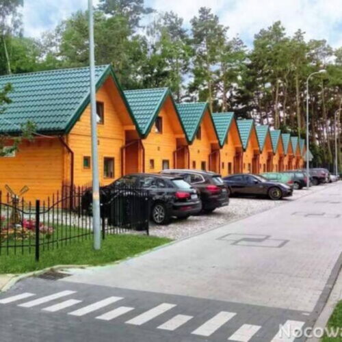 Domek drewniany 6-osobowy z prysznicem z dostępem do ogrodu