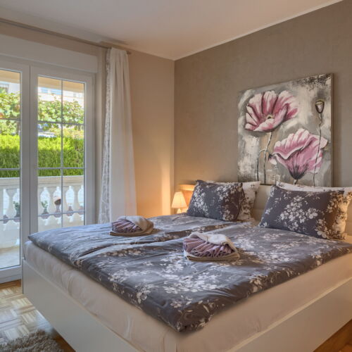 Apartament la parter cu aer condiționat cu 2 camere pentru 4 pers.