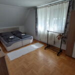 Whole House 4-Room Apartment for 7 Persons with Garden (extra bed available)