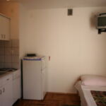 Apartament la etaj cu aer condiționat cu 2 camere pentru 4 pers.