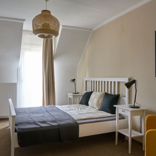 Apartament la etaj cu baie cu 1 camera pentru 2 pers.