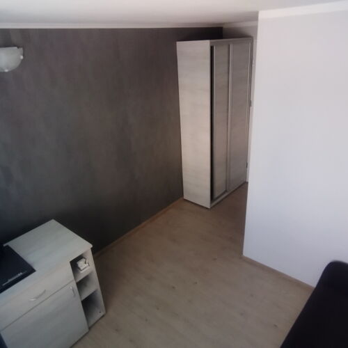 Pokoj s manželskou postelí