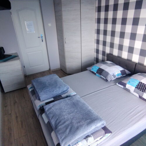 Pokoj s manželskou postelí