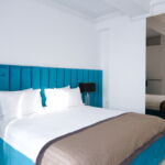 King Djelomičan pogled na more soba sa francuskim krevetom (za 2 osoba(e))