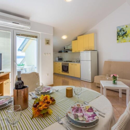 Sea View 2-Room Air Conditioned Apartment for 4 Persons