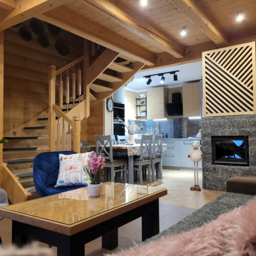 Hütte mit Garten und Aussicht auf die Berge