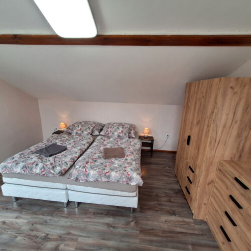 Apartman s galérií pro 6 os. se 3 ložnicemi s výhledem do dvora