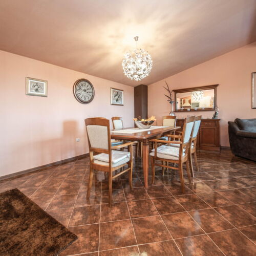 Za 6 osoba(e) ljetnikovac