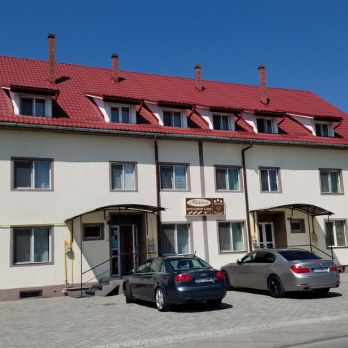 Pentru 1 pers. (se inchirieaza doar integral) (se poate solicita pat suplimentar)