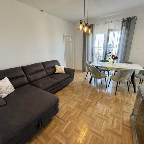 Apartament 6-osobowy na piętrze z widokiem na morze z 3 pomieszczeniami sypialnianymi