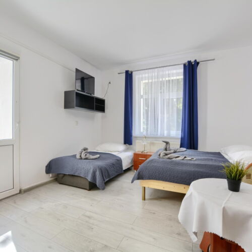 Quadruple Room with Shower and Garden