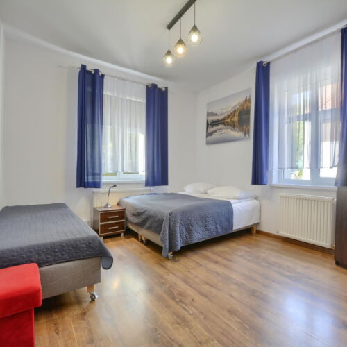 5 Person Room with Shower and Garden