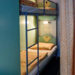 Hálófülke 2 ággyal – 12 ágyas koedukált hálóteremben kétágyas szoba
