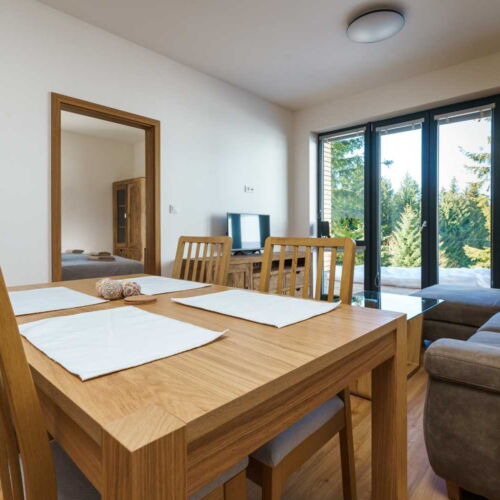 Apartman s terasou pro 4 os. se 2 ložnicemi s výhledem do zahrady