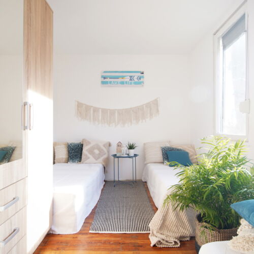 Cabană cu terasă cu chicinetă comună pentru 5 pers. (se inchirieaza doar integral)