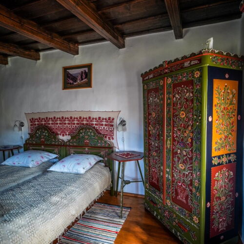 Apartament la parter întreaga unitate cu 2 camere pentru 6 pers.