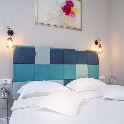 Camera dubla la mansardă cu vedere spre grădină