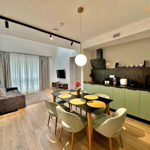 Apartament penthouse exclusive pentru 6 pers. (se inchirieaza doar integral)