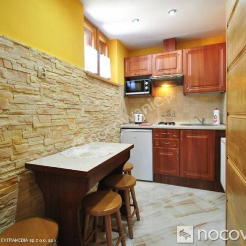 Pokój 4-osobowy z łazienką z własną kuchnią